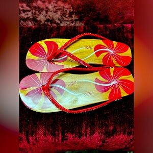 Woodies Hand Painted Wooden Flip Flop Sandals red Tiki Aloha Hawaii
Floral Wood
